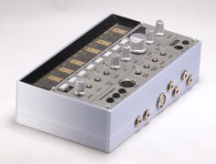 volca case max silver rear top with bass.jpg
