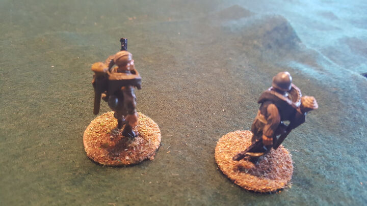 28mm Panzerfausts and carrier for Bolt Action