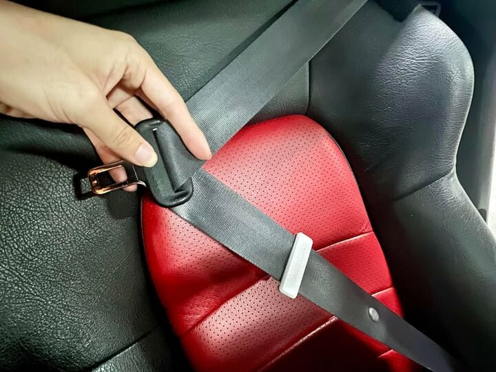 Seat Belt Buckle Positioning Clamp - Pair