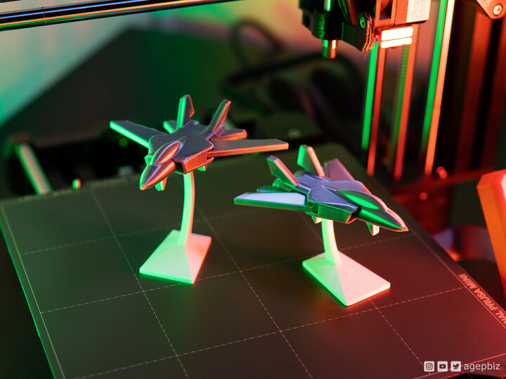 Print-in-place and articulated Jet Fighter with Stand