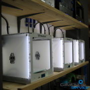 Square Ultimakers + Logo.png