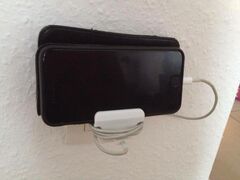 Support murale chargeur téléphone.jpg