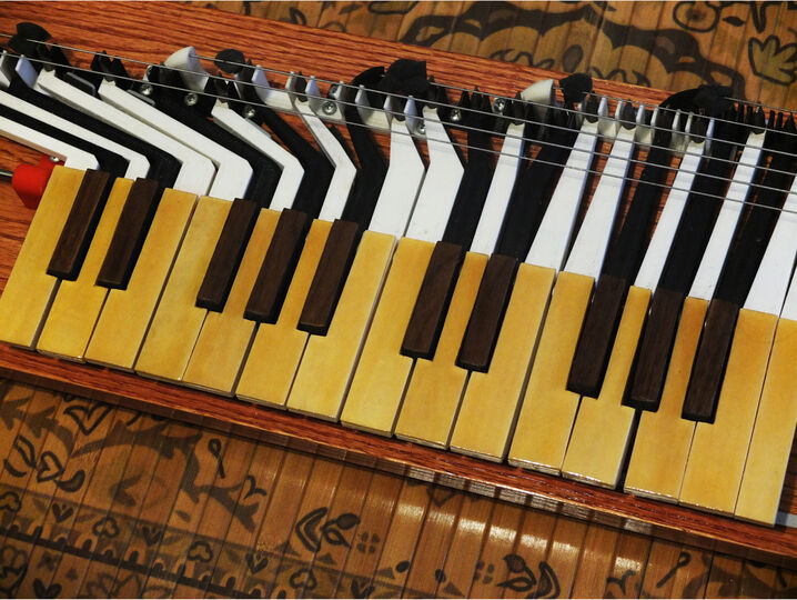 Electric clavichord sales