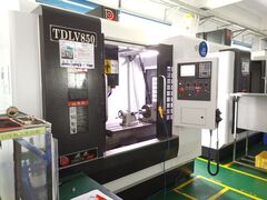CNC machining 左1.jpg