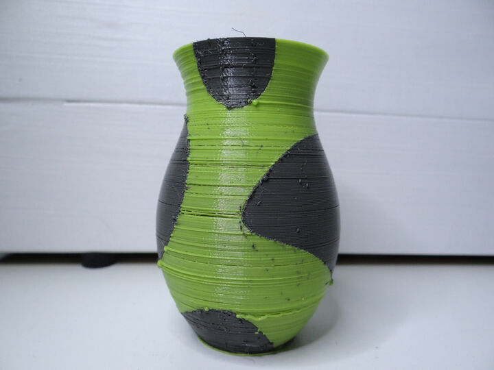 Dual color vase