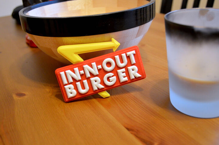 Miniature In-N-Out Sign